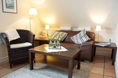 cozy u. family-friendly apartment in the artists' village of Oldsum Отели в г. Ольдзум