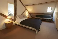 Extremely spacious loft located in the vibrant America Ground