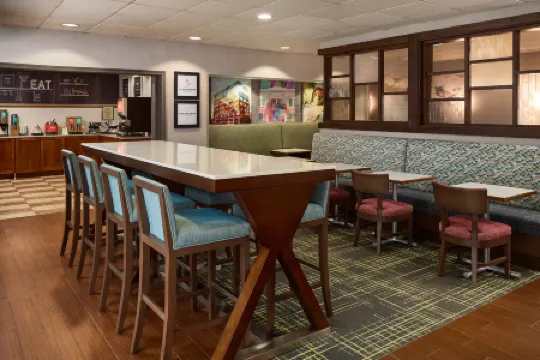 希爾頓歡朋酒店-馬西隆