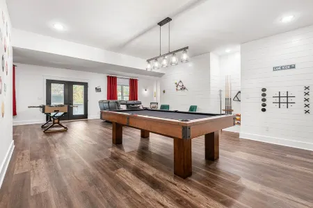 NEW at PATOKA lake! Big HOT TUB close to ramp POOL TABLE with3 MASTER bedrooms!