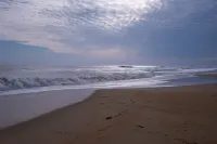 "Good Tides" Oceanside beach house with private heated pool & hot tub, Duck, NC