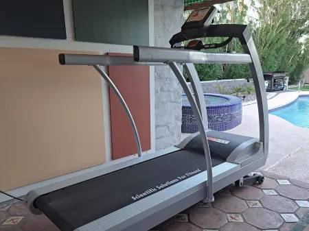 Amazing Pool, Spa, and Outdoor Entertainment Center Отели рядом с достопримечательностью «Музей штата Невада»