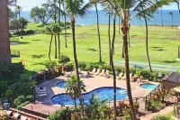 Premier Ocean View! King Luxury Bed, A/C, Clean, Cozy, Updated, Wifi, Beach Gear