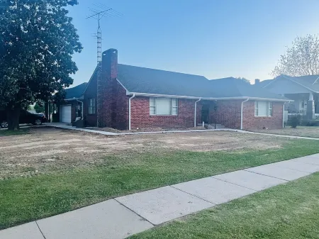 Historic home on West Main Отели в г. Грин