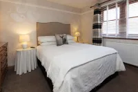 Park Suite 1 - up to four guests, adjacent to Park Suite 2