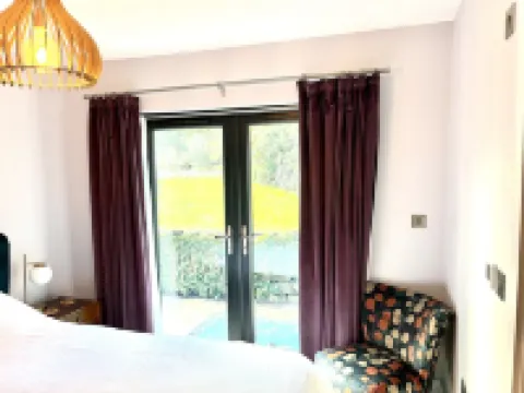 Detached 3 bed 3 bath home 7 mins walk to Padstow Harbour- Pet Friendly Parking