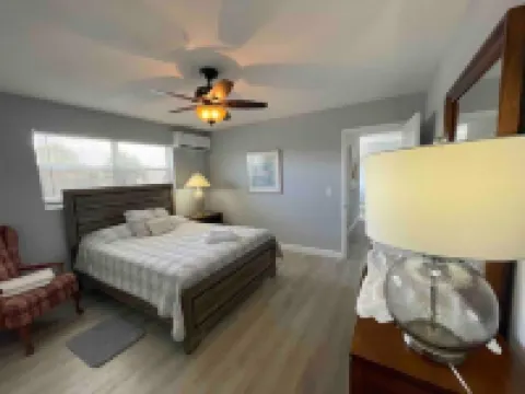 New Listing - 3 Min Walk-Beach, Hot Tub, Tennis, Wi-Fi