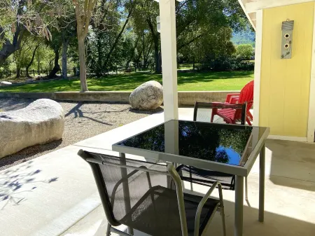 Newly remodeled Studio Cottage, perfect for two!