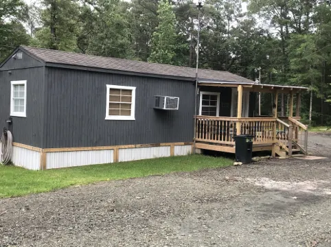 Reel Retreat at Sam Rayburn waterfront access