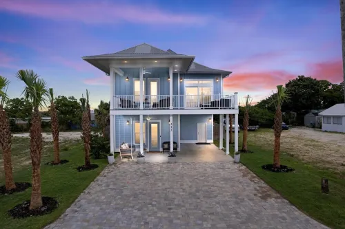 Laguna Beach ,3 Minutes to Beach, Private Heated Pool,Sleeps 12, Large Bunk Room