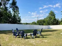 Quiet Stay in SW Ocala Hotels near Don Garlits Museum of Drag Racing