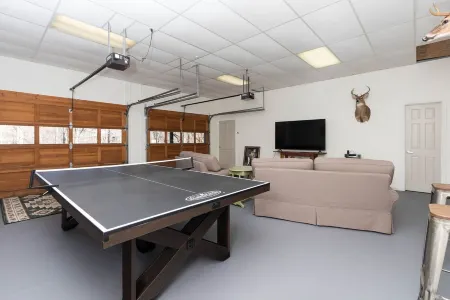 Tranquil, Peaceful Riverhouse in Monroe GA; Close to Athens!