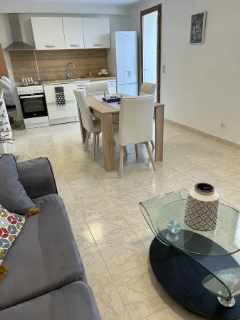 Mercantour retreat in a serene private 12.5 acres of land Отели в г. Шатонёф-Грас