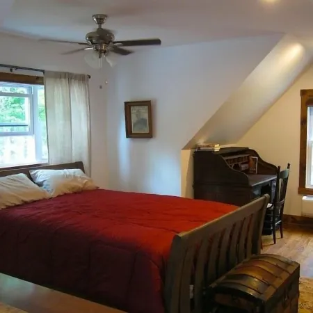 Solar Powered Cottage at Lake, with Dock, on Private 300 Acre Timber Preserve