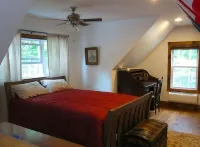 Solar Powered Cottage at Lake, with Dock, on Private 300 Acre Timber Preserve Hotels in Mecklenburg County