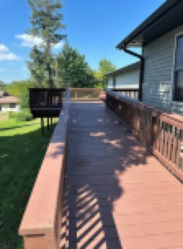 Sleeps up to 14 people, 5 minutes from downtown, handicap accessible.