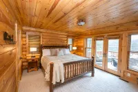 Luxury Lakefront Cabin - balcony