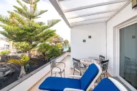 C1, in a small complex with communal heated pool 100m from the sea Các khách sạn ở Charco del Palo