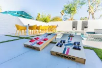 Desert Paradise: 6 King Bed, Resort Pool & Game