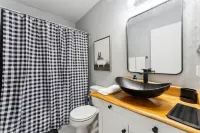 Beautiful Chalet at Schuss Mtn. - Golf, Wine, Torch Lake, Lake Bellaire, Shorts