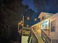Hillside Abode in the Heart of Historic White Springs and the Suwannee River Hotels in White Springs