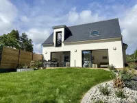 New house 100m Plage du Portzic in Morgat 8 people 4 bedrooms Fun Park Crozon附近的飯店