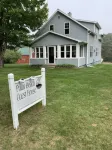 Point Beach Guest House - Large, comfortable & quiet. Large yard. Near beach!