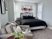 Three bedroom townhome, blocks from idyllic downtown