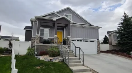 The Narnia Gateway on SLC's East Bench, mins from World Class Skiing, Sleeps 8