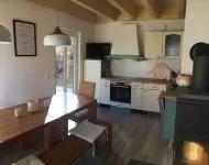 lauch3.de: yellow holiday home by the lake Hotels in Gorden-Staupitz