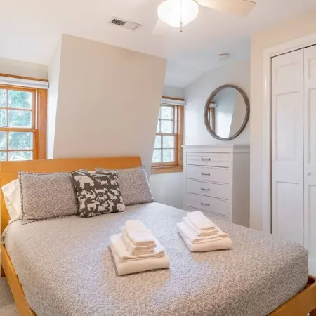 Spacious Getaway Close to Newport & Beaches