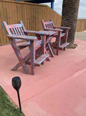 Waterfront Oasis with private pool, Hot tub and 200 ft. Lighted fishing pier