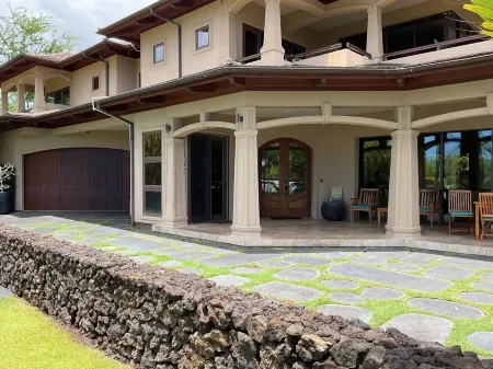 Luxury Oceanfront Oasis with Private Pool-Short Walk to Magic Sands Beach! Отели рядом с достопримечательностью «Уайт Сандс Виллидж»