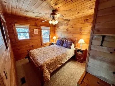 Amazing Mountain View’s, hot tub, pool table, and near Great Smoky MTN Nat Park Hotels near Mingus Mill