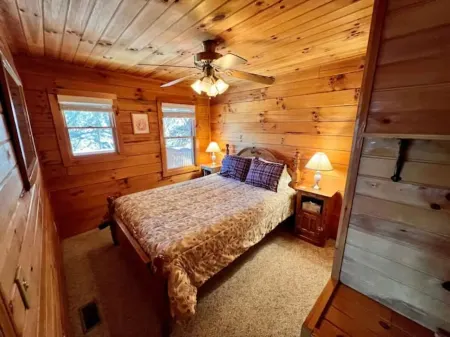 Amazing Mountain View’s, hot tub, pool table, and near Great Smoky MTN Nat Park