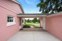 Corky's - Sleeps 8/Hot Tub/Golf Views in the Heart of Mohican State Park!