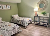 Spacious 4-bedroom house with heated pool, family & pets welcomed!