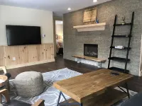 Duck Lake Peninsula Cottage Interlochen