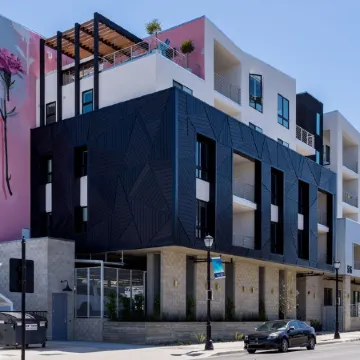 Beautiful Modern 2-Bed in DT Vista!