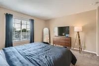 Dog Friendly 20 min Den/Boulder 3BR Outdoor Space Hotels in Westminster