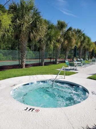 Salty Livin & Golf Retreat. Your Relaxing, Stress Free Vacation Awaits You!!