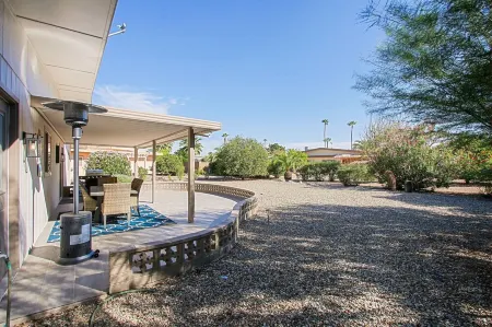 Remodeled, 3 bedrooms, 2.5 ba, 2 cg, golf course community, close to restaurants