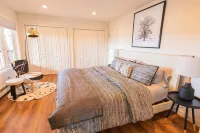LoVE Ranch, Stunning Mountain/City Views,10 Acres, Near Golden/Red Rocks/Denver Hotels near The Buffalo Bill Museum and Grave