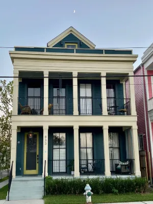 River View Luxury with Heated Pool & Take Ferry to French Quarter