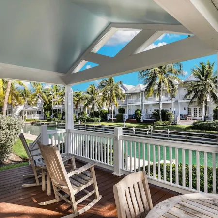 Updated Villa- Coral Lagoon 3Bed 2.5 Bath Luxury Home