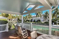 Updated Villa- Coral Lagoon 3Bed 2.5 Bath Luxury Home