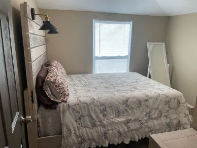 This unique 3 bedroom , 1 bath home rental nearby downtown Arcadia, FL.