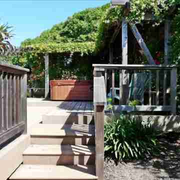 Ocean Views and Steps to Secluded Beach! Hotel Exterior