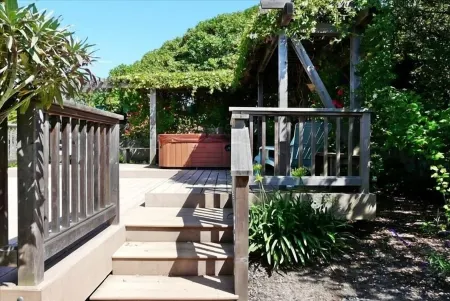 Ocean Views and Steps to Secluded Beach! Отели рядом с достопримечательностью «Заказник Пойнт Лобос Стейт»