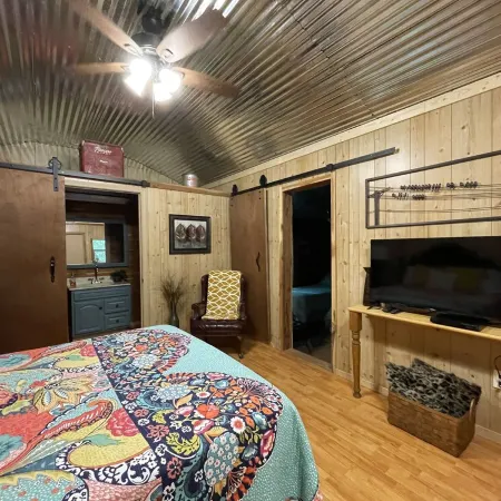 Papa Bears Cozy Cabin at Up The Creek